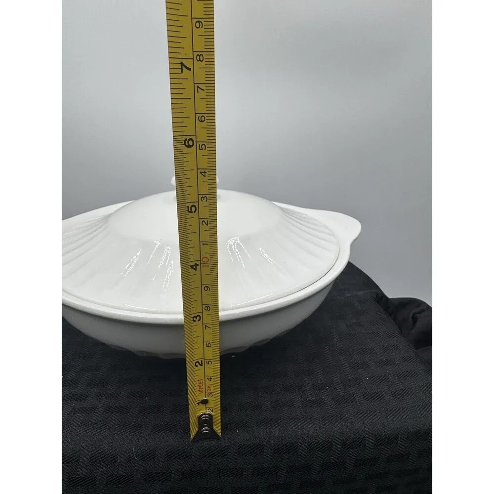 j&G Meakin Classic White Scalloped Edge Larger Round Covered Vegetable Bowl